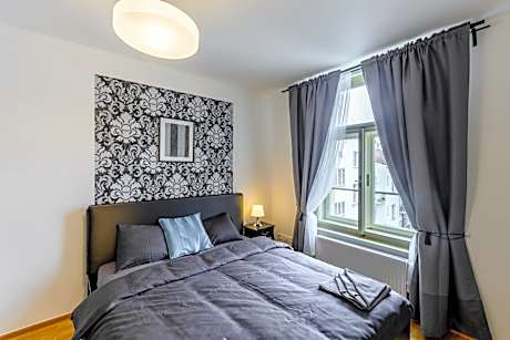 Three-Bedroom Apartment with Balcony (10 Adults)