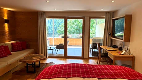 Junior Suite with Mountain View