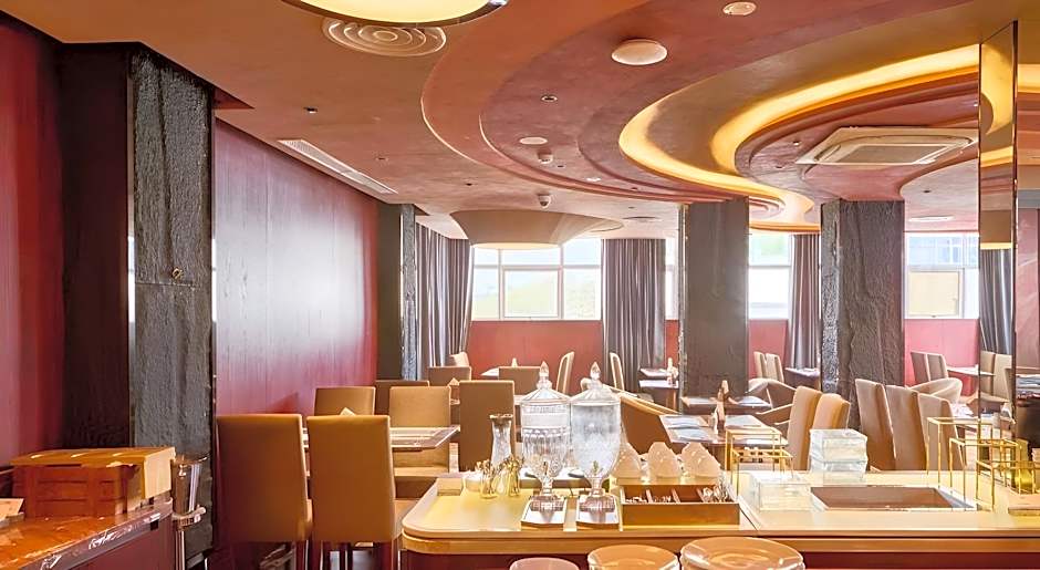 Kin Hotel Ly Tu Trong