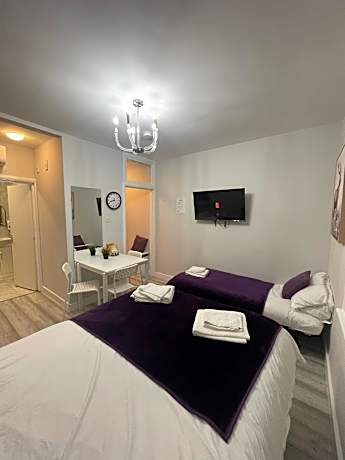 Top 2nd Studio • Sleeps 3