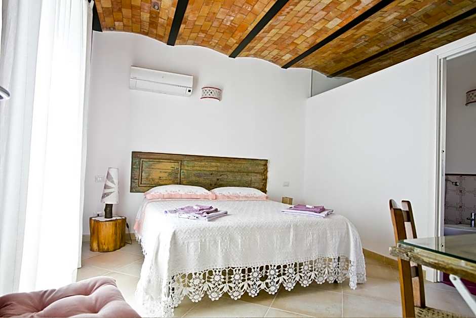 Photo 1 of 4 of Double Room