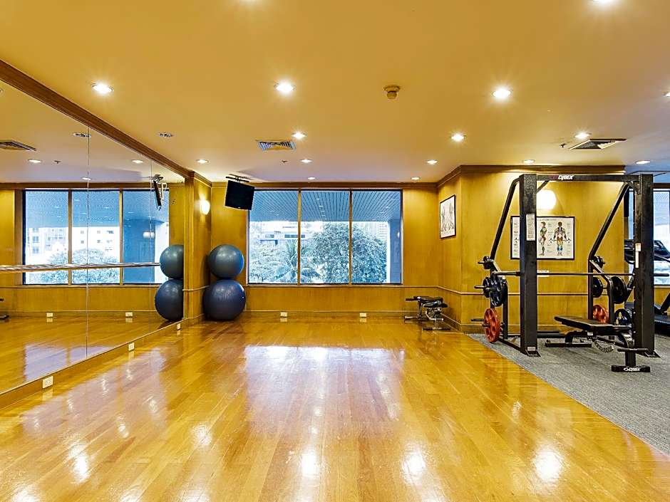 Bliston Suwan Parkview Hotel