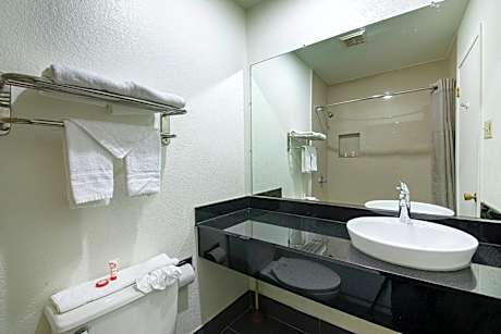 2 Bedroom Suite Smoking