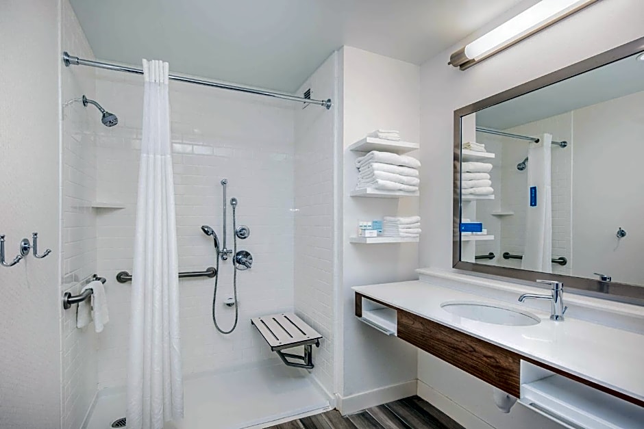 Hampton Inn By Hilton & Suites Panama City Beach-Beachfront