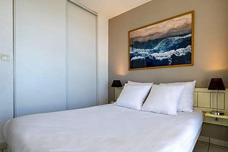 Two-Bedroom Apartment - Sea or Swiming Pool Side