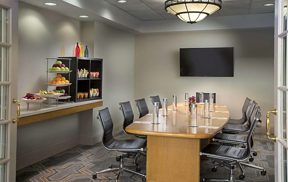 DoubleTree By Hilton Chicago - Oak Brook