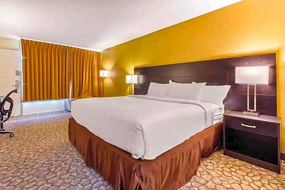 Ramada by Wyndham Santee I-95