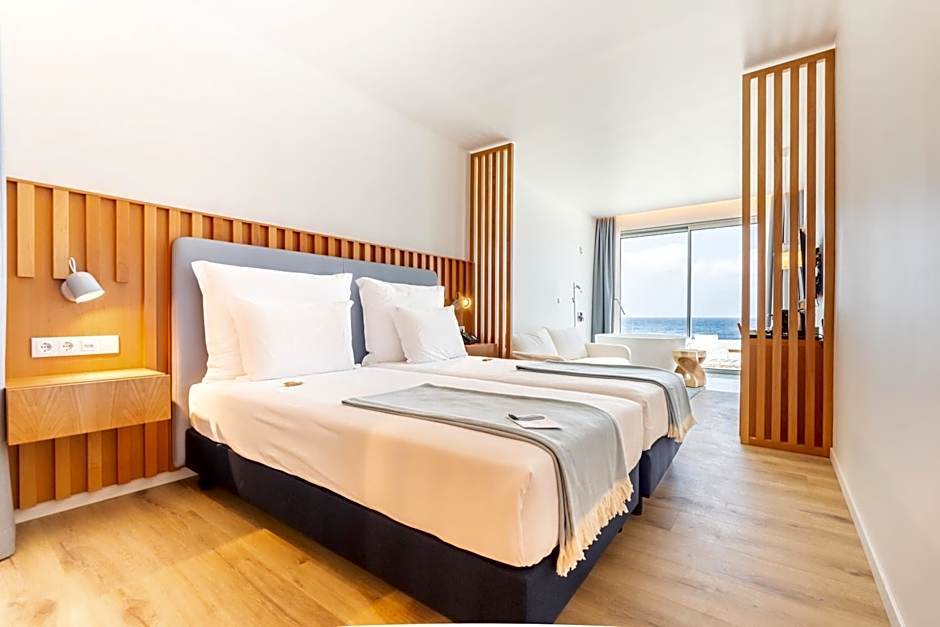 Photo 1 of 15 of Suite, Sea View