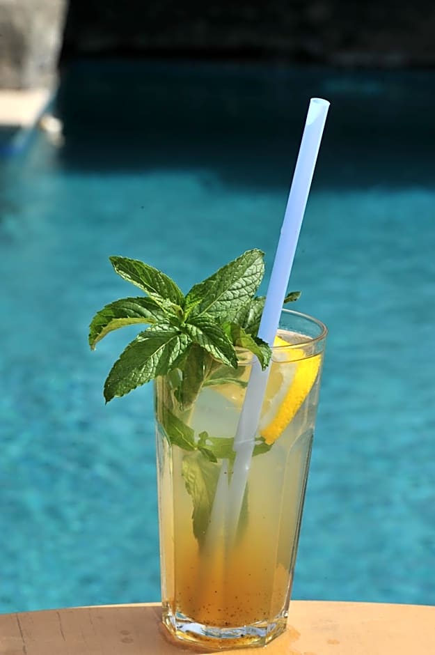 Grenadine Lodge