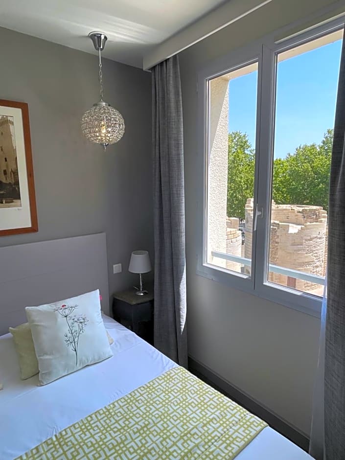 Brit Hotel Acacias
