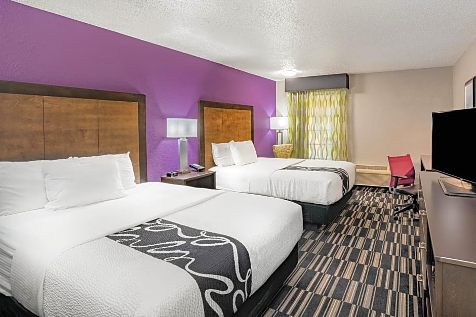 La Quinta Inn & Suites by Wyndham El Dorado