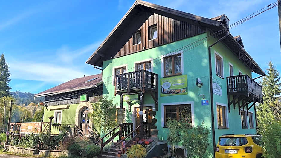 Zajazd Karłów Restauracja & Pokoje Gościnne