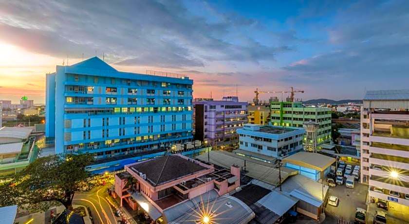 Super OYO 662 Malee Bunga Hotel