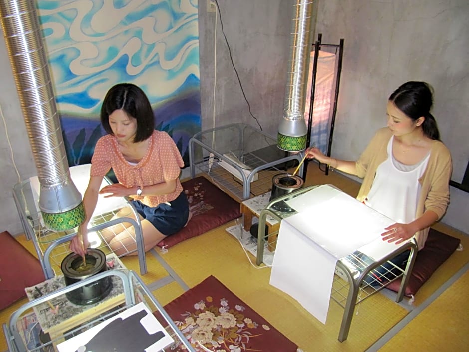 Dyeing and Hostel Nakashimaya - Female only