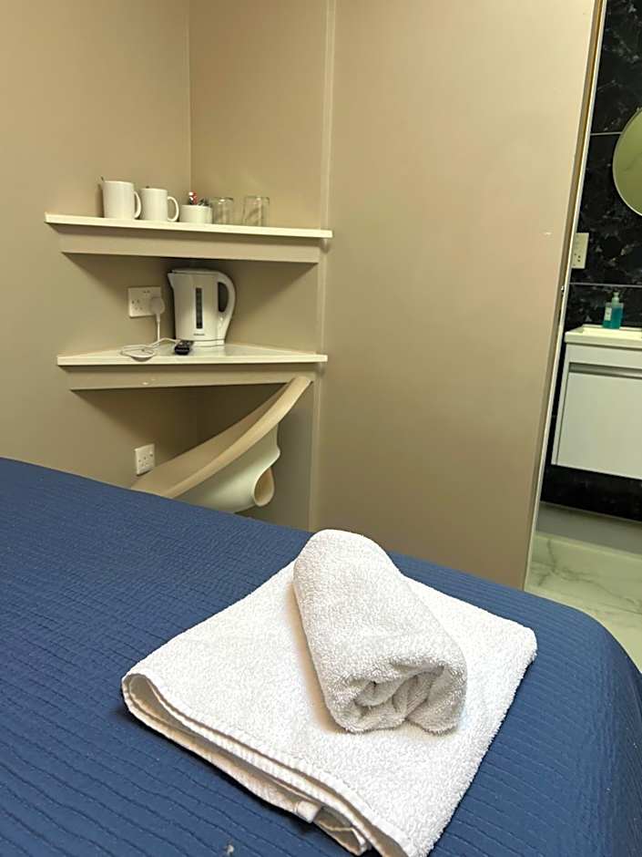 OYO Paragraph Palmers Green - Tottenham Stadium