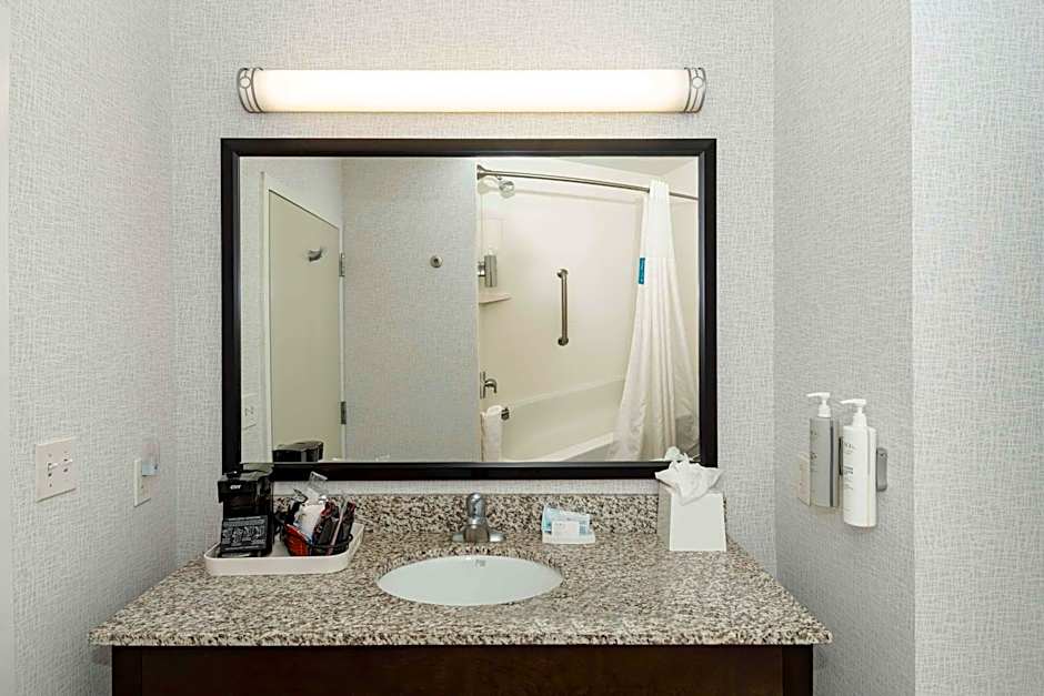 Hampton Inn By Hilton & Suites - Raleigh Downtown