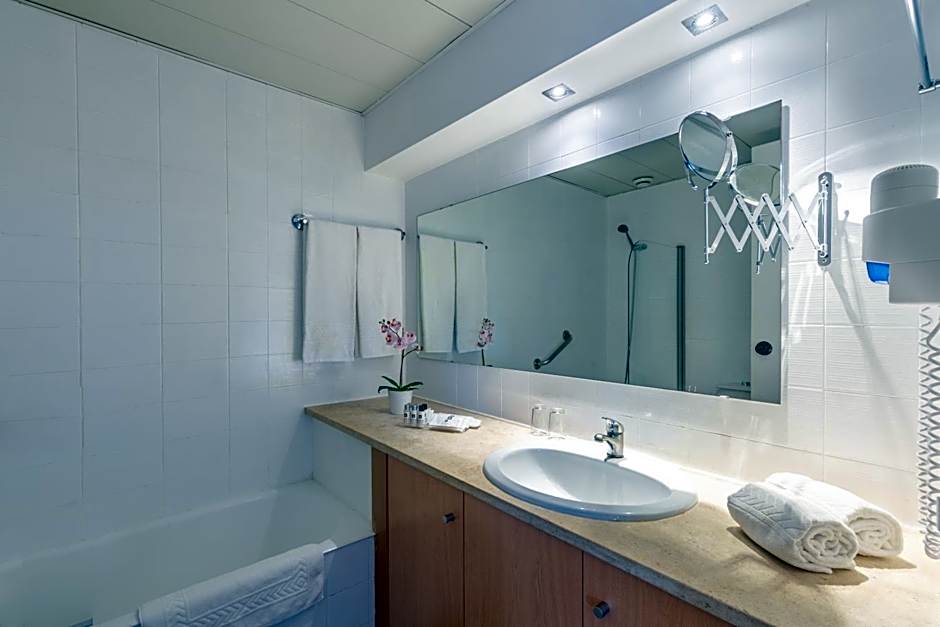 The Navigator - Olympus