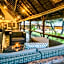 Mongena Private Game Lodge