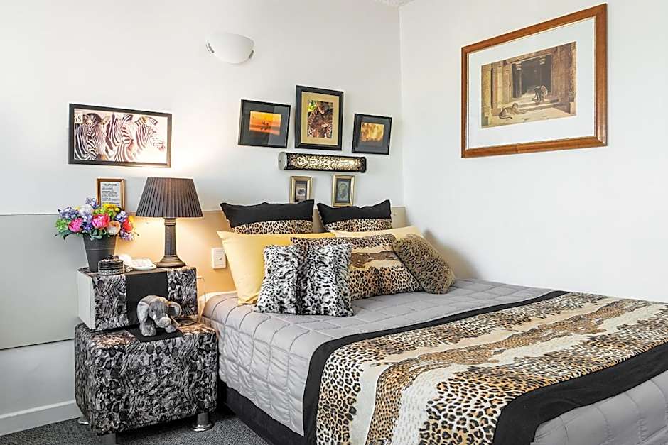 Airport Riverview Motel