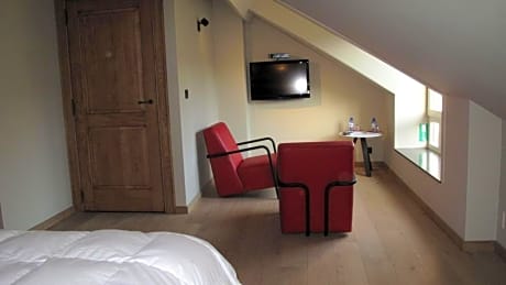 Deluxe Double Room with Shower