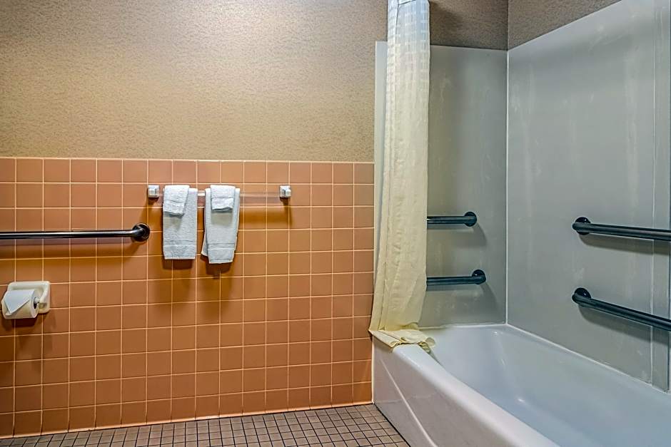 Wexford Inn & Suites