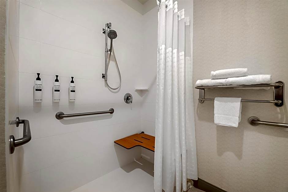 Hilton Garden Inn Oconomowoc