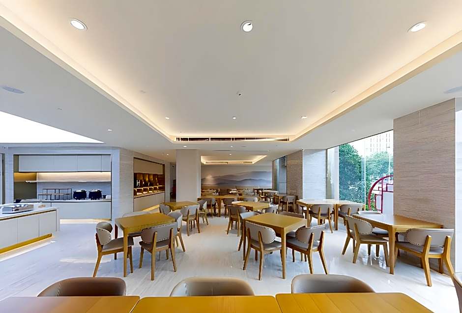 Hanting Hotel Rizhao Railway Station                                                      