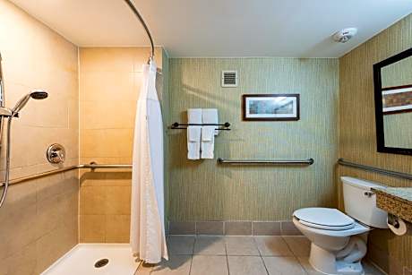 Double Room with Two Double Beds - Disability Access