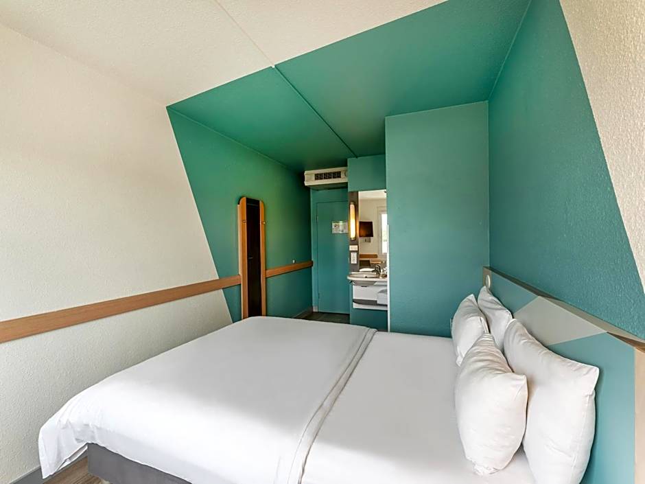 B&B HOTEL Freiburg-West