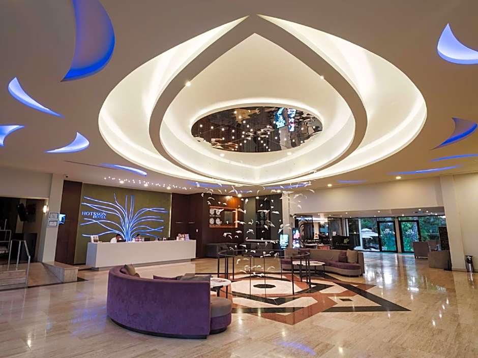 HS HOTSSON Hotel Tampico