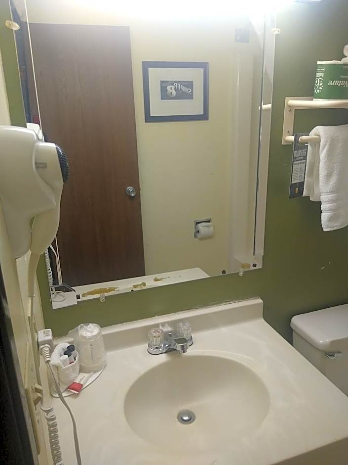 Super 8 by Wyndham Craig