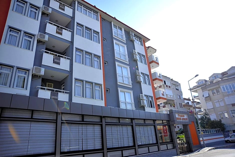 Cleopatra King Apart