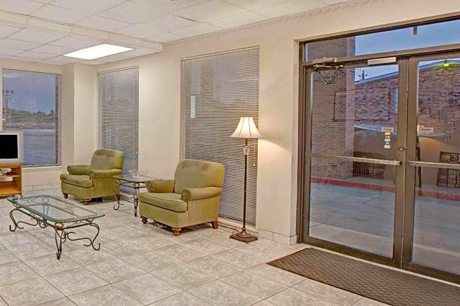 Knights Inn South Houston