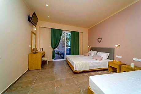 Triple Room with Balcony