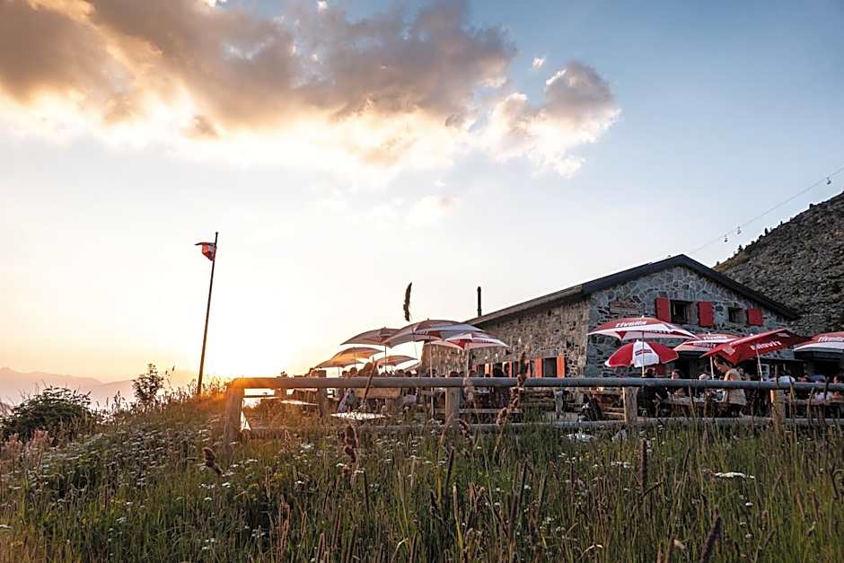 Cabane Bella-Tola