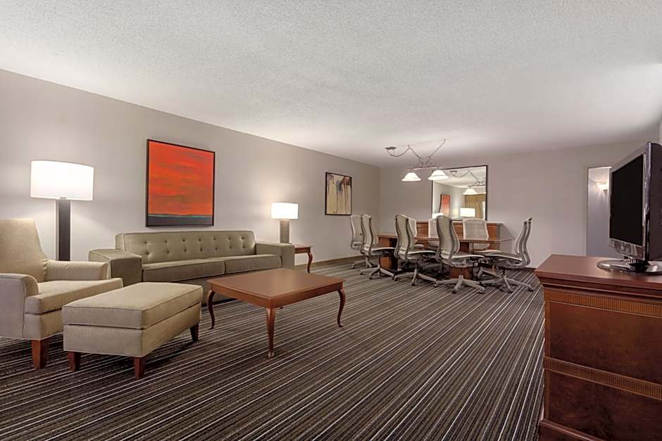Sonesta Suites Dallas Park Central