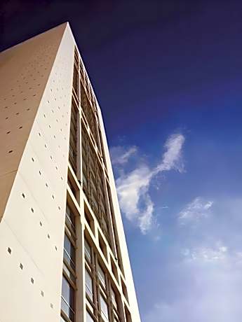 Executive Suite, King Size Bed, City View Coin Salon