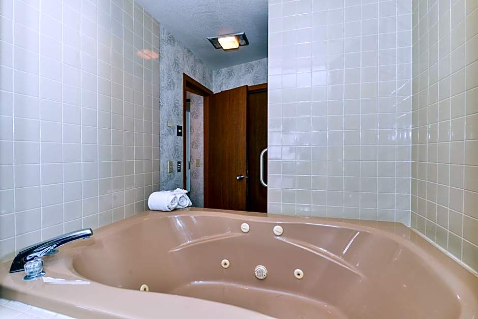 Travelodge by Wyndham Mackinaw City