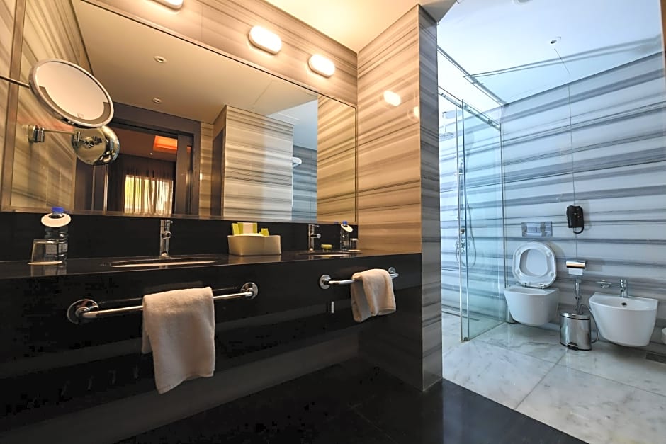 Le Bristol Hotel