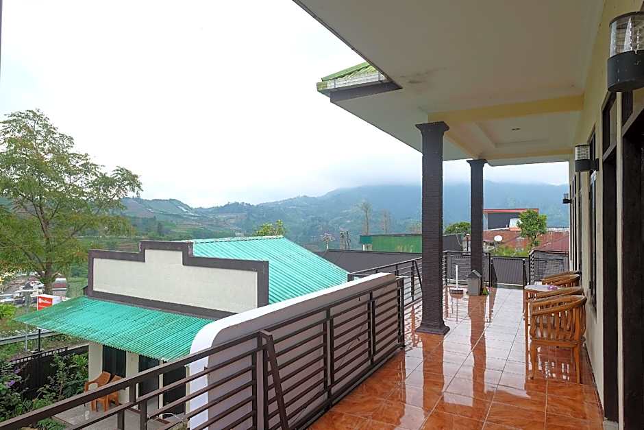 RedDoorz Syariah near Gardu Pandang Dieng