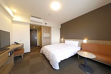 Standard Queen Room - No Daily Cleaning