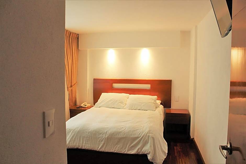 Condesa Suites