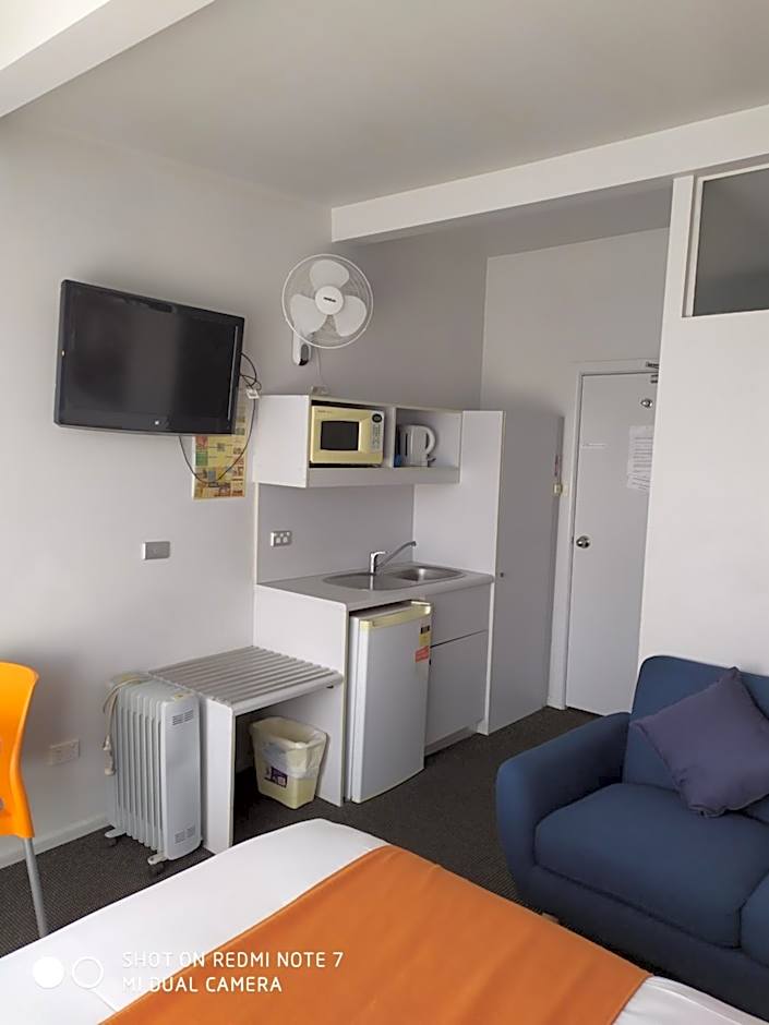 Waterfront Lodge Motel