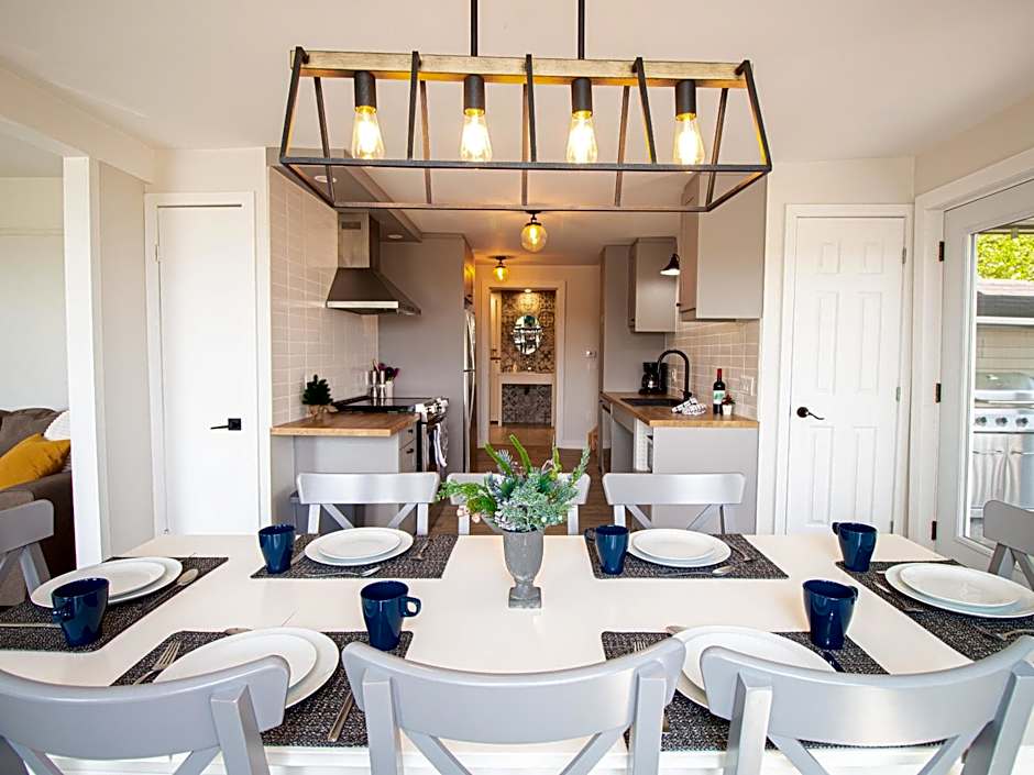 Accessible Trails with Private Hot tub and Firepit