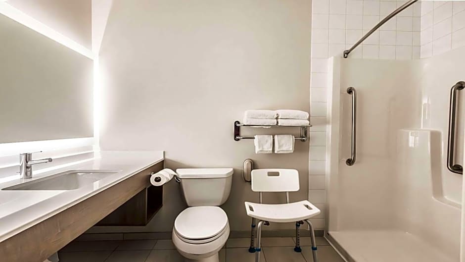 Holiday Inn Express & Suites-Regina-South By IHG