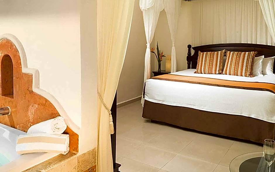 El Dorado Seaside Suites - Catamaran Cenote & More Inclusive- Adults Only