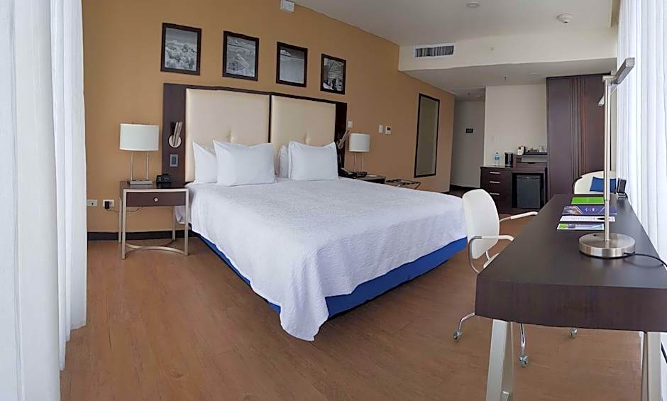 Hampton Inn By Hilton Santa Cruz Equipetrol