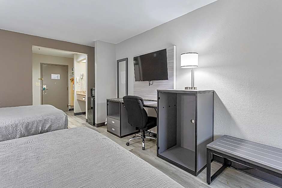 Quality Inn Edmund Pettus Bridge Area
