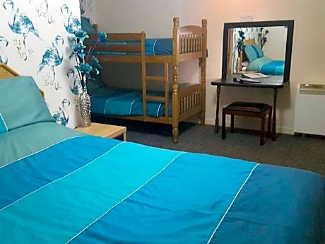 Quad room-Ensuite-Patio