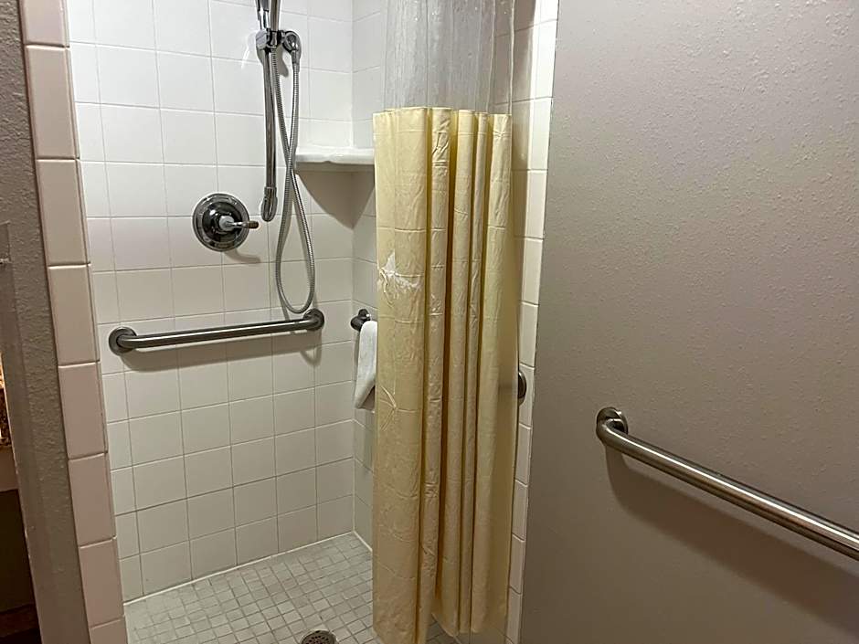 Motel 6 Junction, TX Llano River